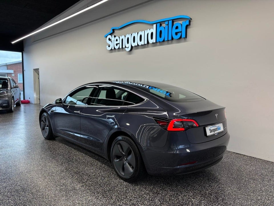 Tesla Model 3 Standard Range+ RWD 4d
