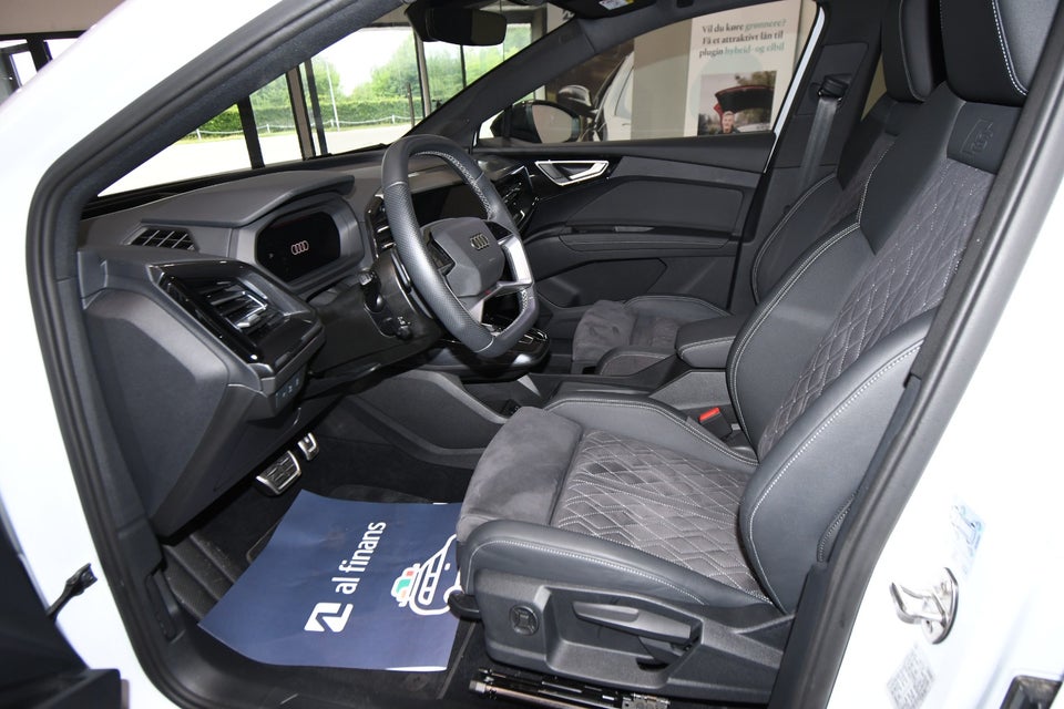 Audi Q4 e-tron 40 S-line Sportback 5d