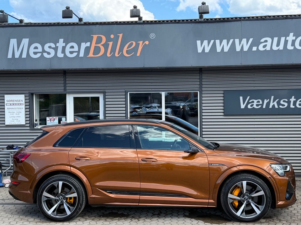 Audi e-tron S quattro 5d