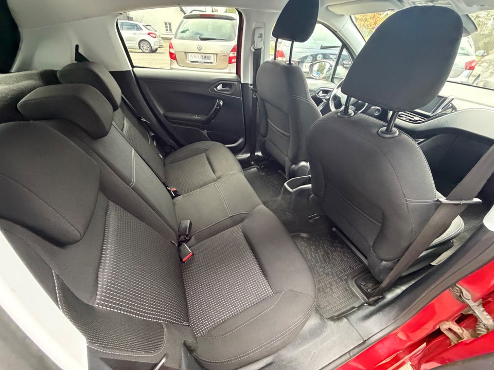 Peugeot 208 1,6 BlueHDi 100 Allure 5d