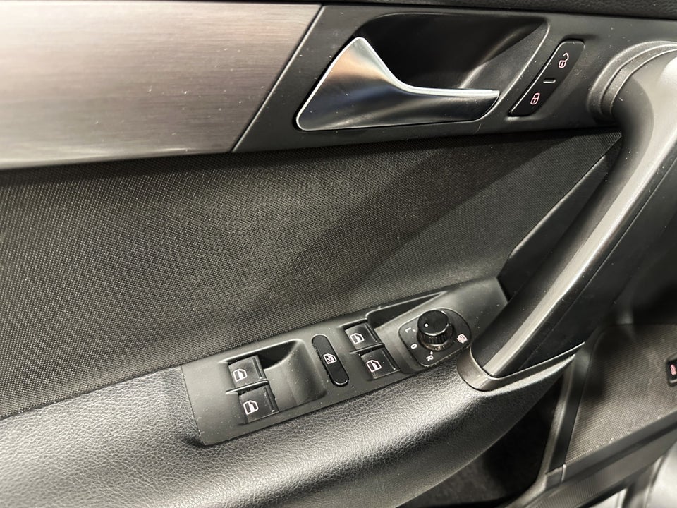 VW Passat 1,6 TDi 105 Comfortline Variant BMT 5d
