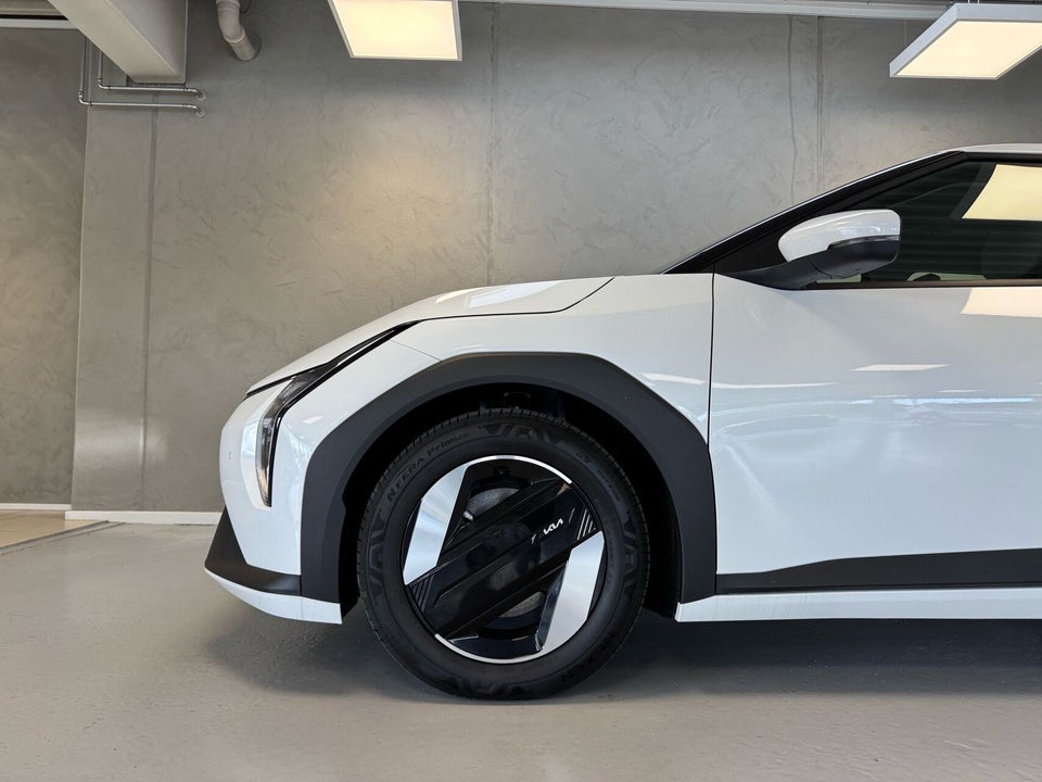 Kia EV4 58 Standard Range Access 5d