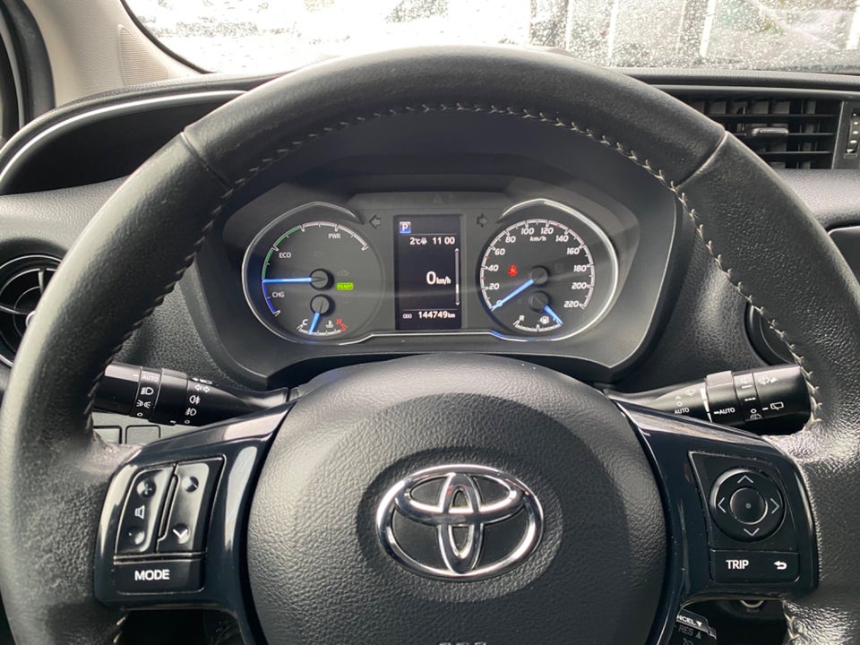 Toyota Yaris 1,5 Hybrid H3 e-CVT Van 5d