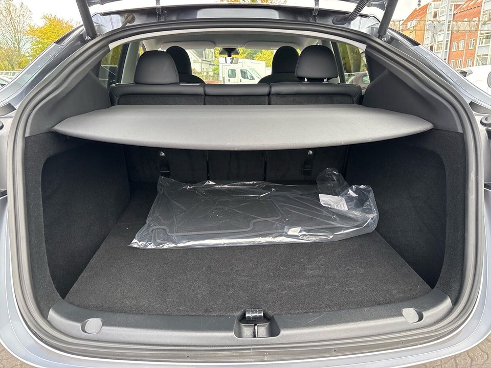 Tesla Model Y Long Range AWD 5d