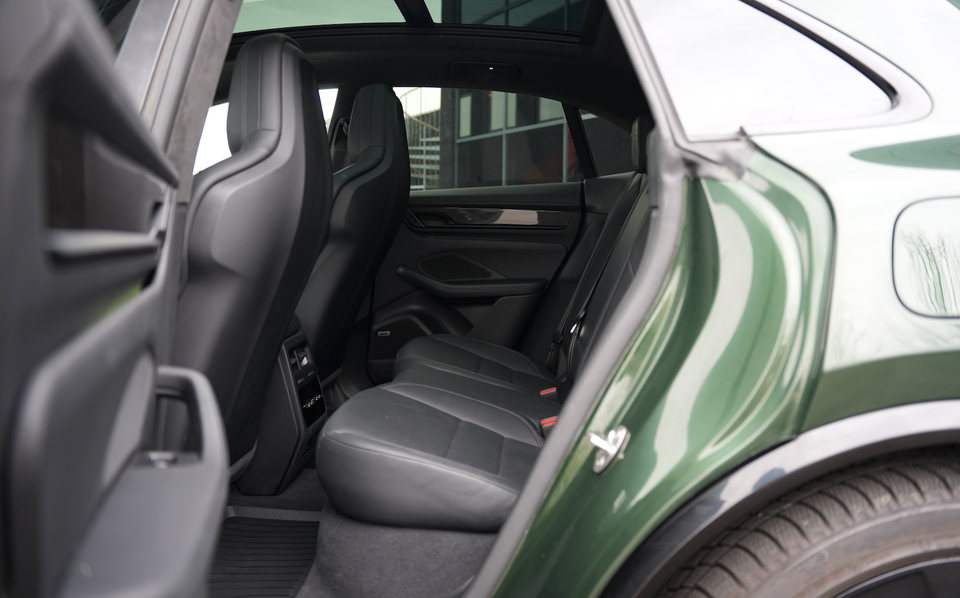 Porsche Macan Turbo 5d