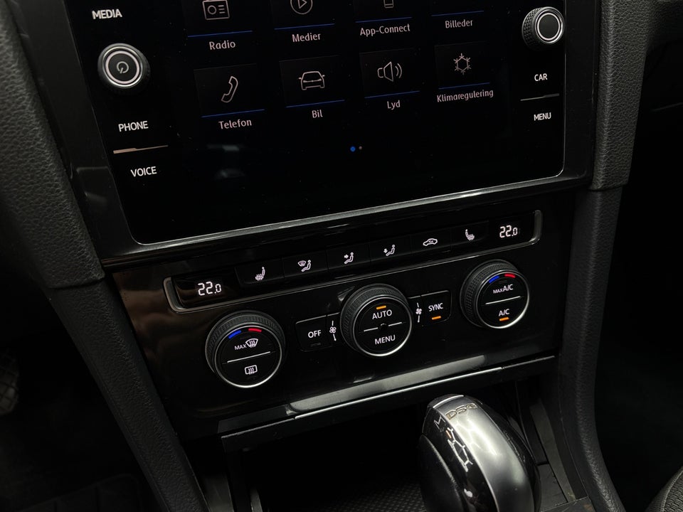 VW Golf VII 1,5 TSi 130 Highline Variant DSG 5d