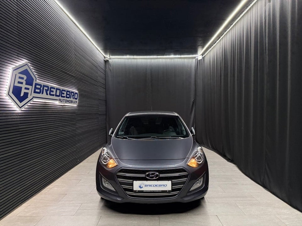 Hyundai i30 1,6 CRDi 110 EM-Edition 5d