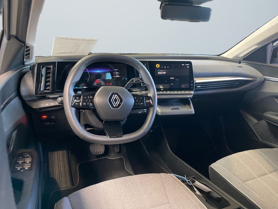 Renault Megane E-Tech 40 Equilibre 5d