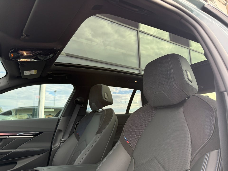 BMW i5 eDrive40 Touring Fully Charged 5d