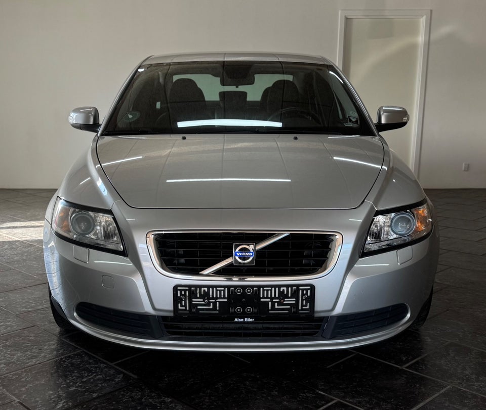 Volvo S40 1,6 D Momentum 4d