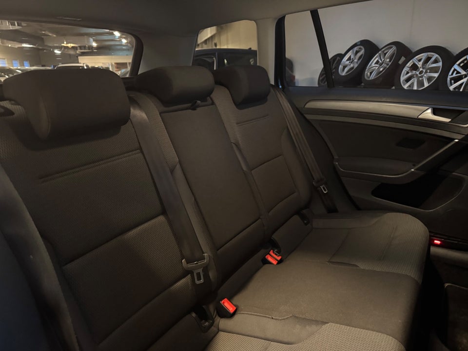 VW Golf VII 1,6 TDi 115 Comfortline Variant DSG 5d