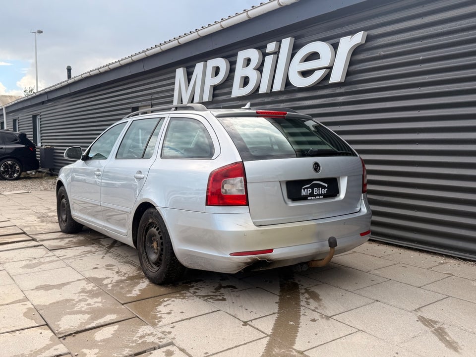 Skoda Octavia 1,6 TDi 105 Active Combi 5d