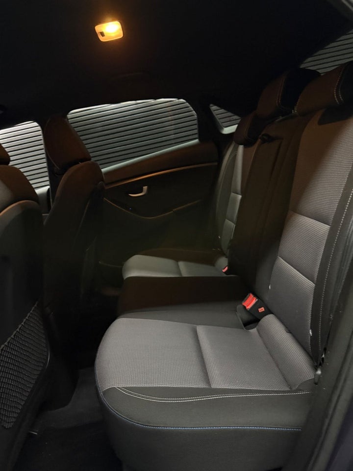 Hyundai i30 1,6 CRDi 110 EM-Edition 5d