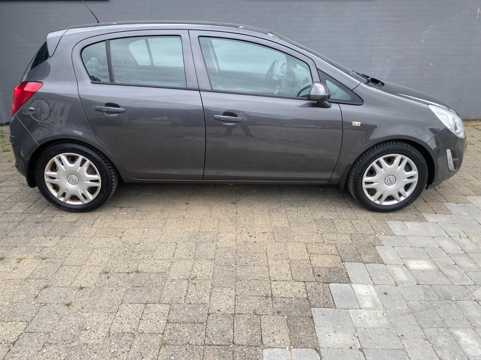 Opel Corsa 1,4 16V Cosmo 5d