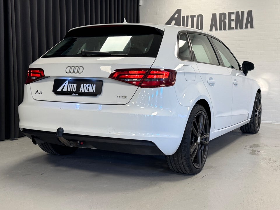 Audi A3 1,2 TFSi 110 Ambiente Sportback 5d