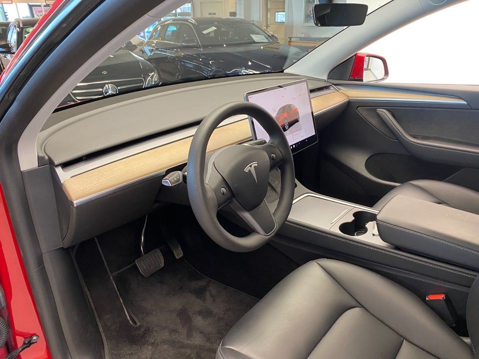 Tesla Model Y Long Range AWD 5d