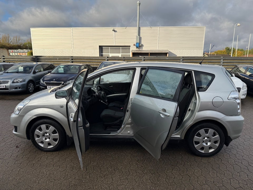 Toyota Corolla Verso 1,6 VVT-i Terra 5d