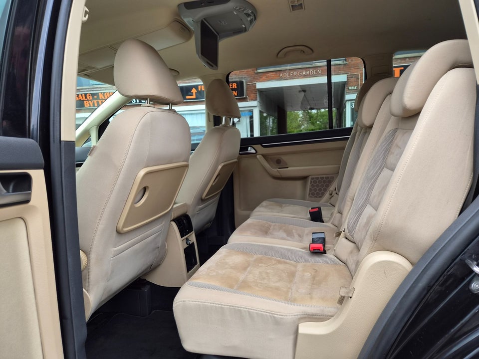 VW Touran 2,0 TDi 170 Highline DSG 7prs 5d