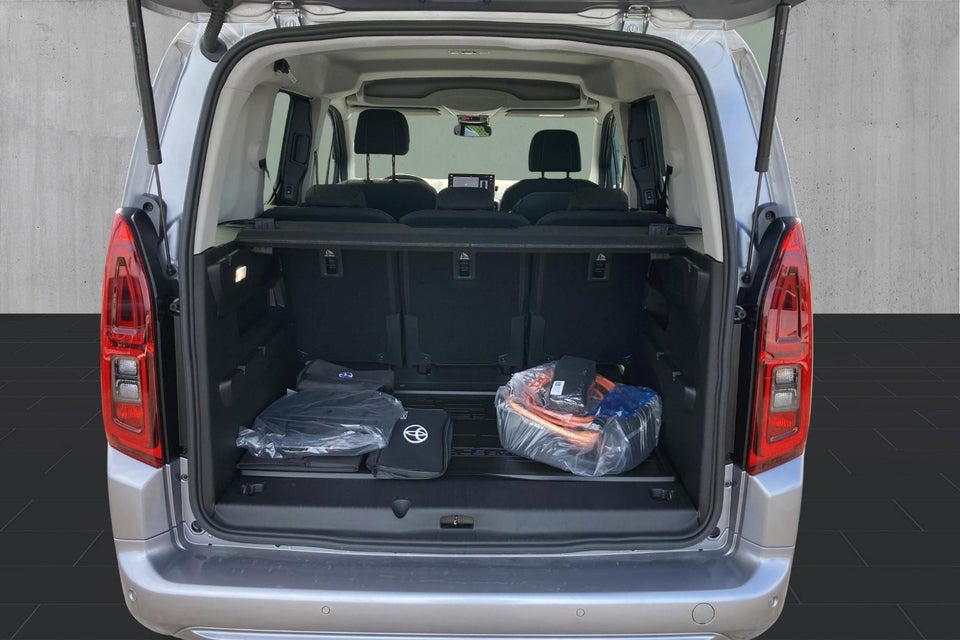 Toyota ProAce City Verso 50 Medium Family 5d