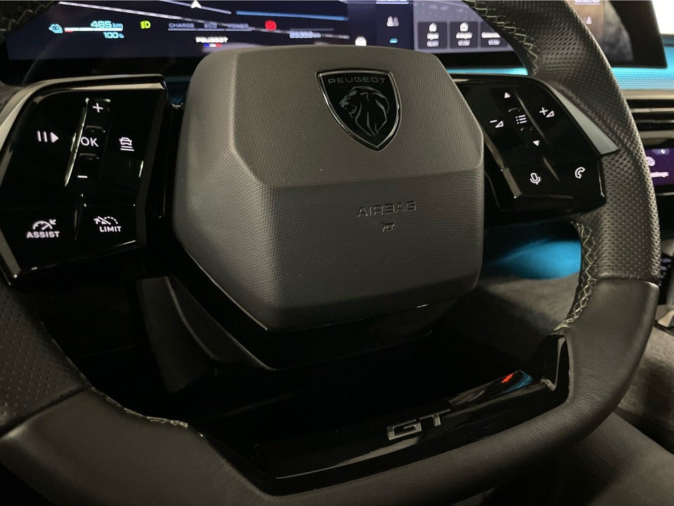 Peugeot e-3008 77 GT Pack 5d