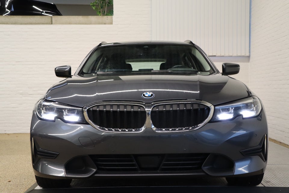 BMW 330e 2,0 Touring Sport Line aut. 5d