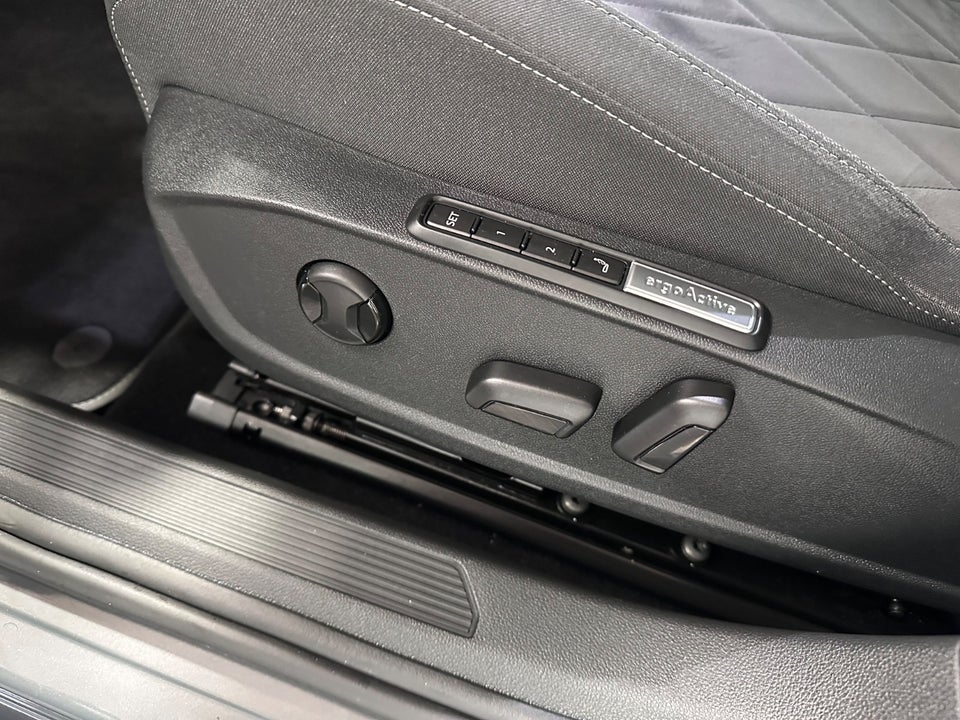 VW Golf VIII 1,5 eTSi 150 Style Variant DSG Van 5d