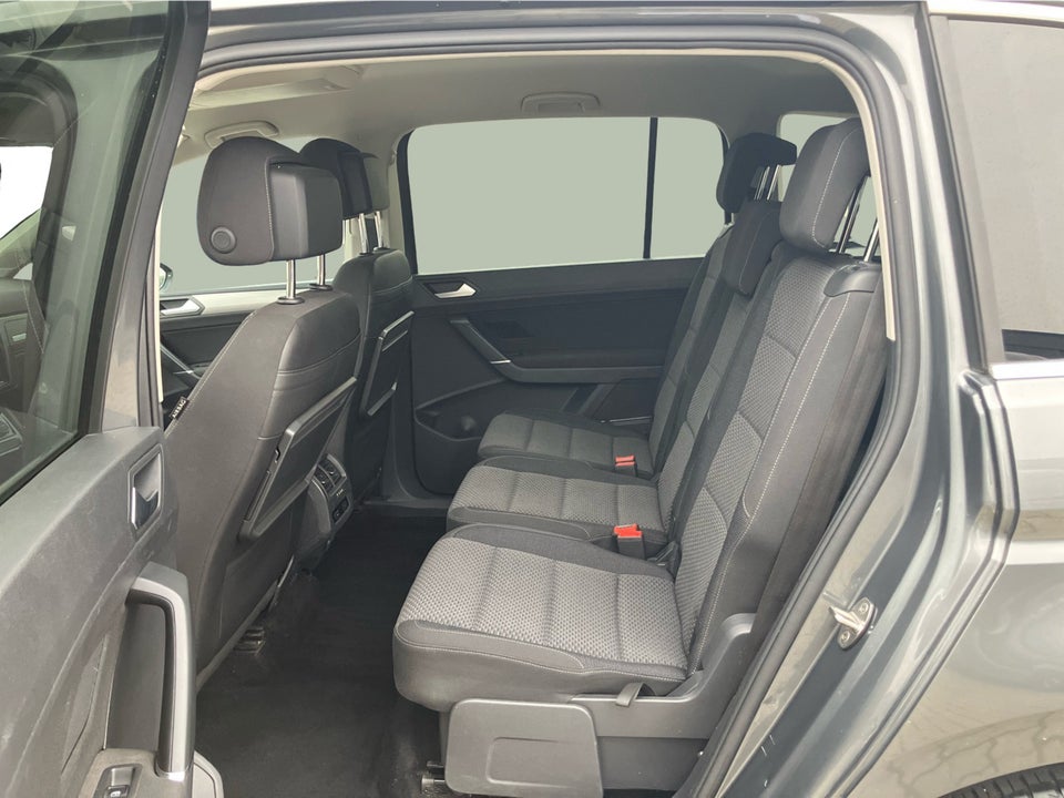 VW Touran 1,6 TDi 115 Comfortline Connect DSG 7prs 5d