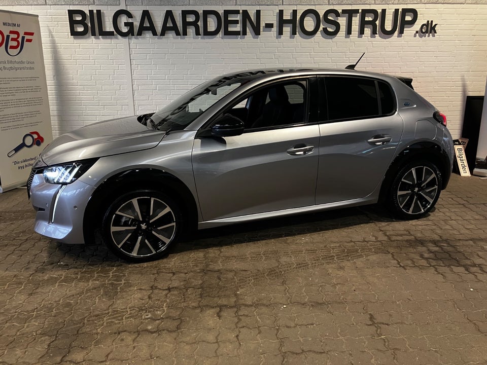 Peugeot e-208 50 GT 5d