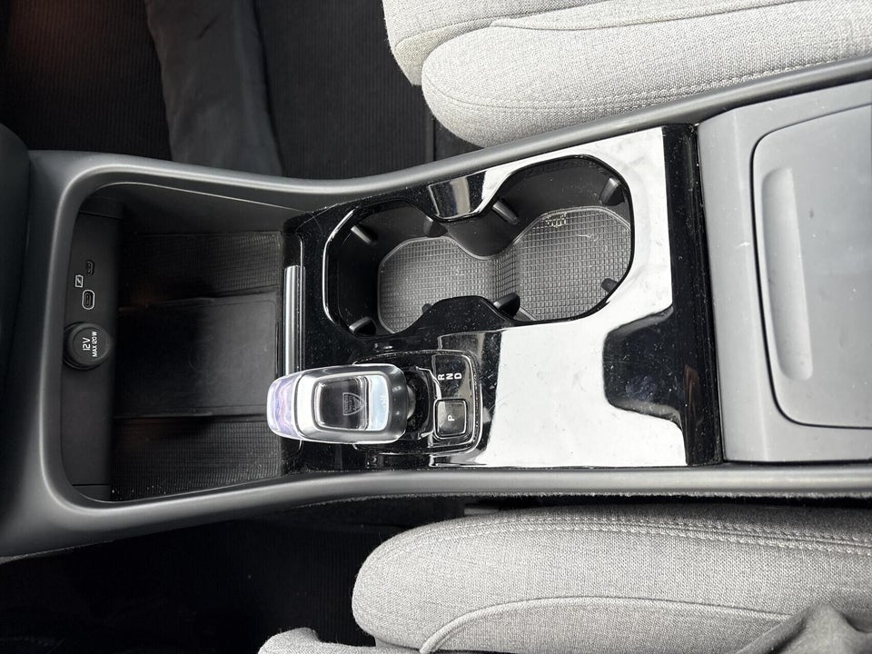 Volvo XC40 P6 ReCharge Core 5d