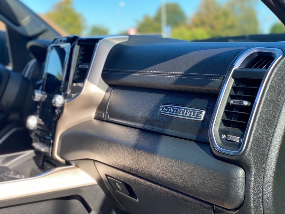 Dodge RAM 1500 5,7 V8 Laramie Crew Cab aut. 4x4 4d