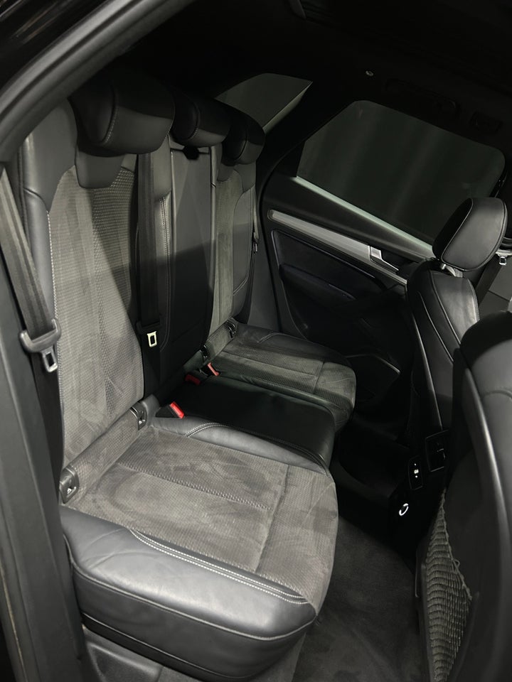 Audi Q5 40 TDi S-line quattro S-tr. 5d