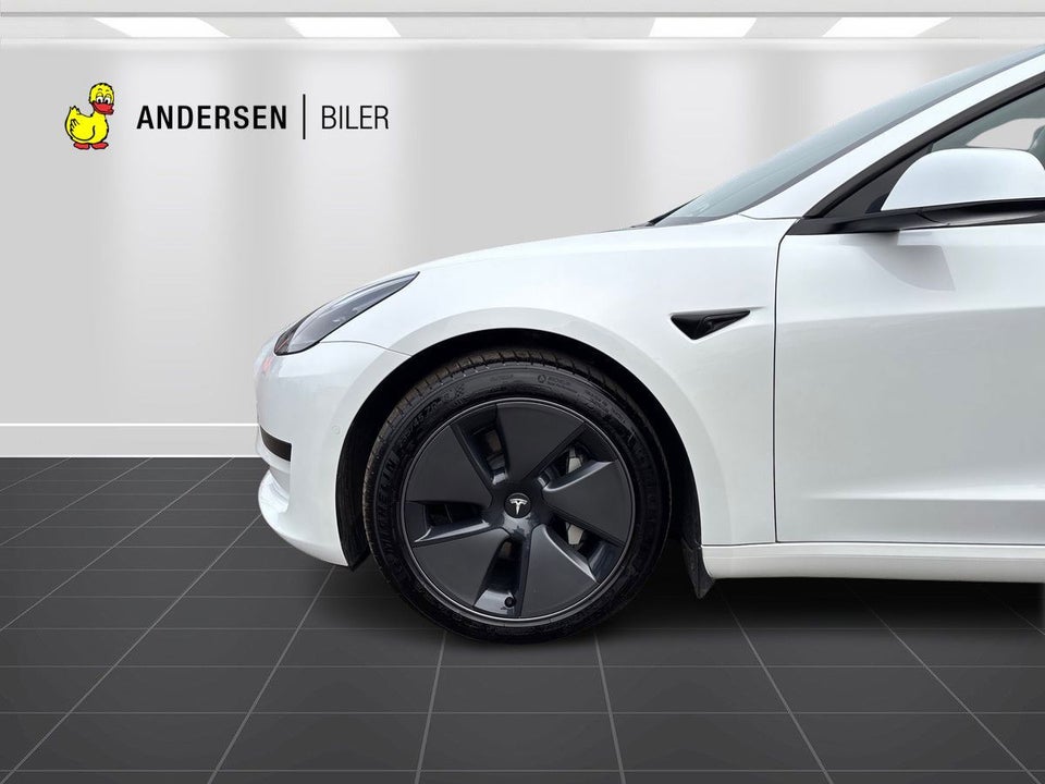 Tesla Model 3 Standard Range+ RWD 4d