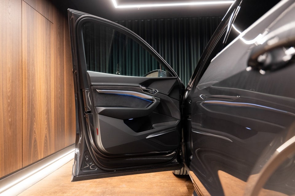 Audi Q8 e-tron 55 S-line Sportback quattro 5d