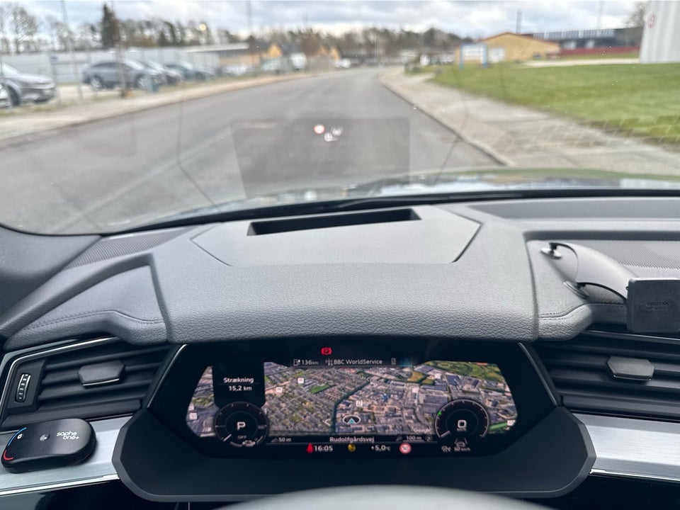 Audi Q8 e-tron 50 S-line quattro 5d