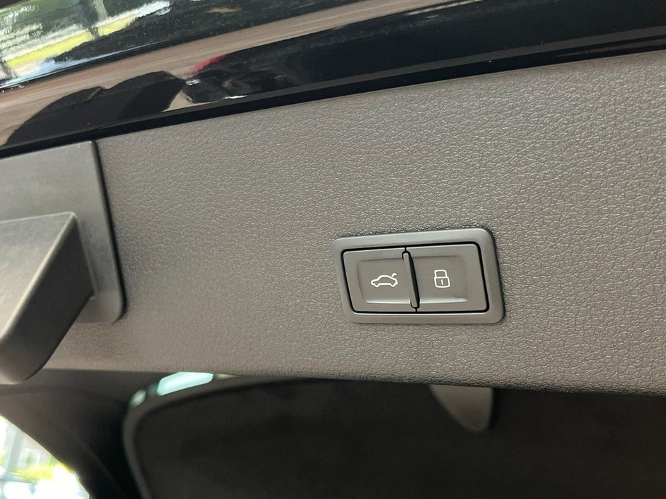 Audi Q8 e-tron 55 S-line Sportback quattro 5d