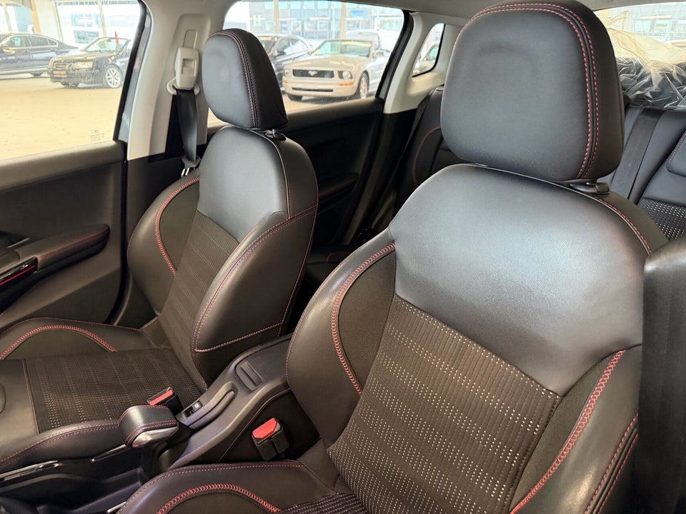 Peugeot 2008 1,6 BlueHDi 120 GT Line Sky 5d