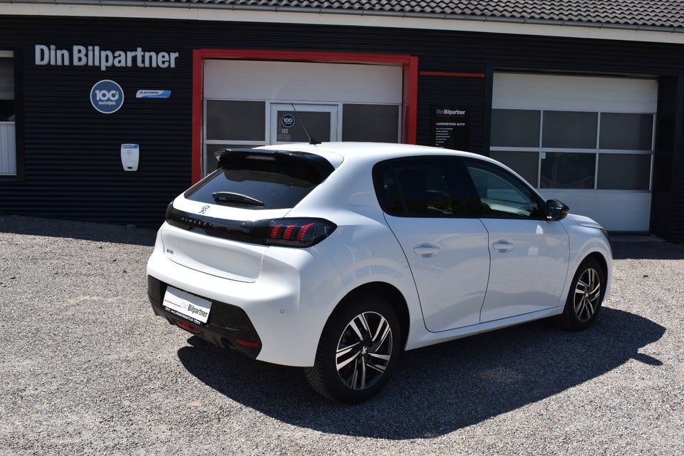 Peugeot 208 1,2 PureTech 100 Allure EAT8 5d