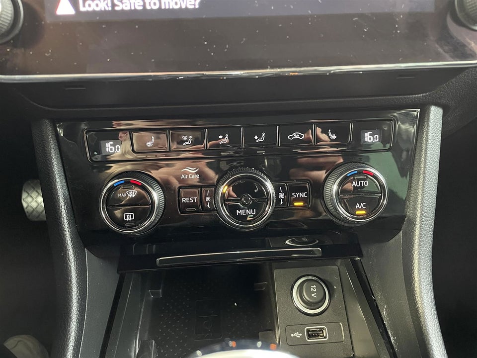 Skoda Superb 2,0 TDi 150 Style Combi DSG 5d