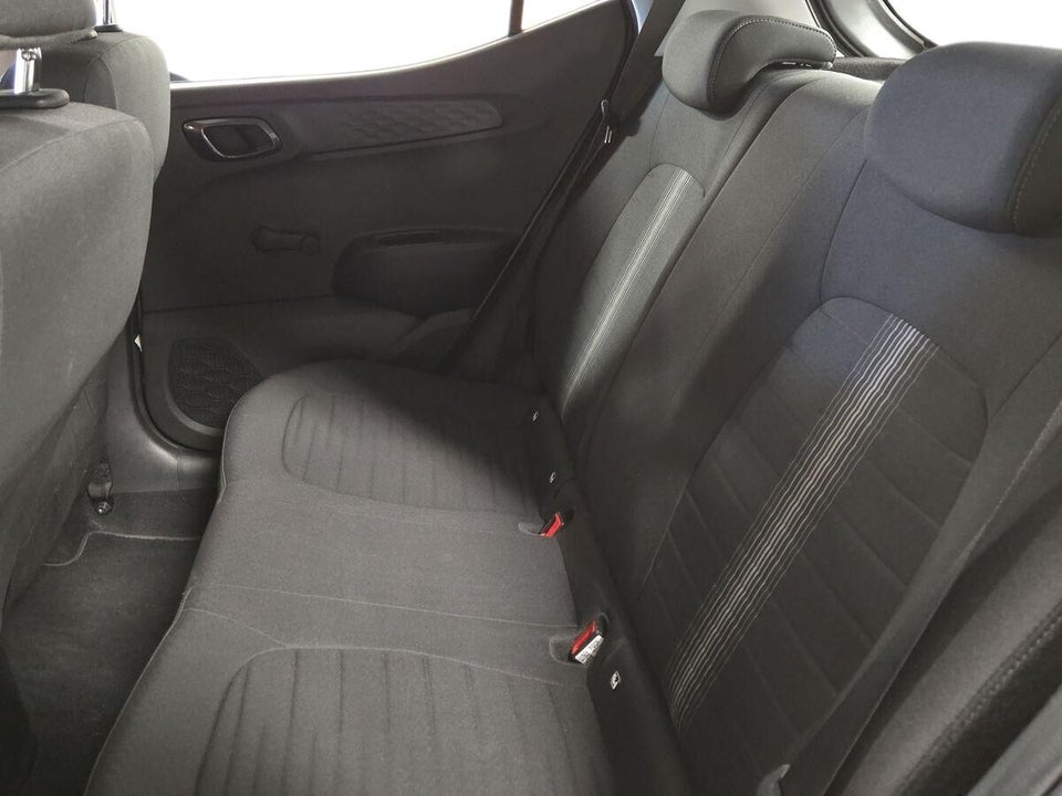 Hyundai i10 1,0 MPi Essential AMT 5d