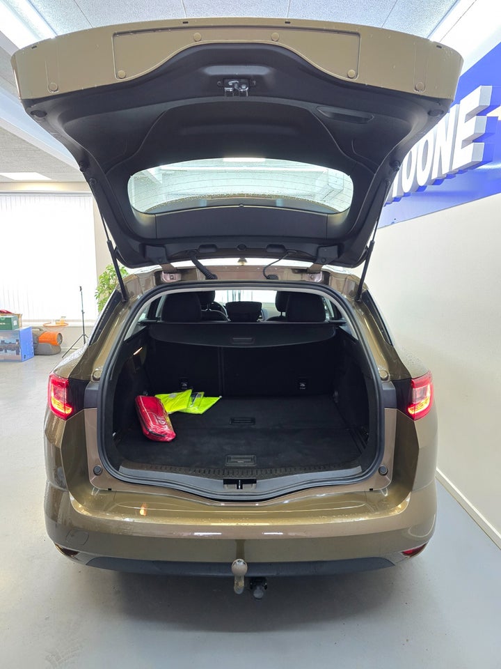 Renault Megane IV 1,2 TCe 100 Life 5d