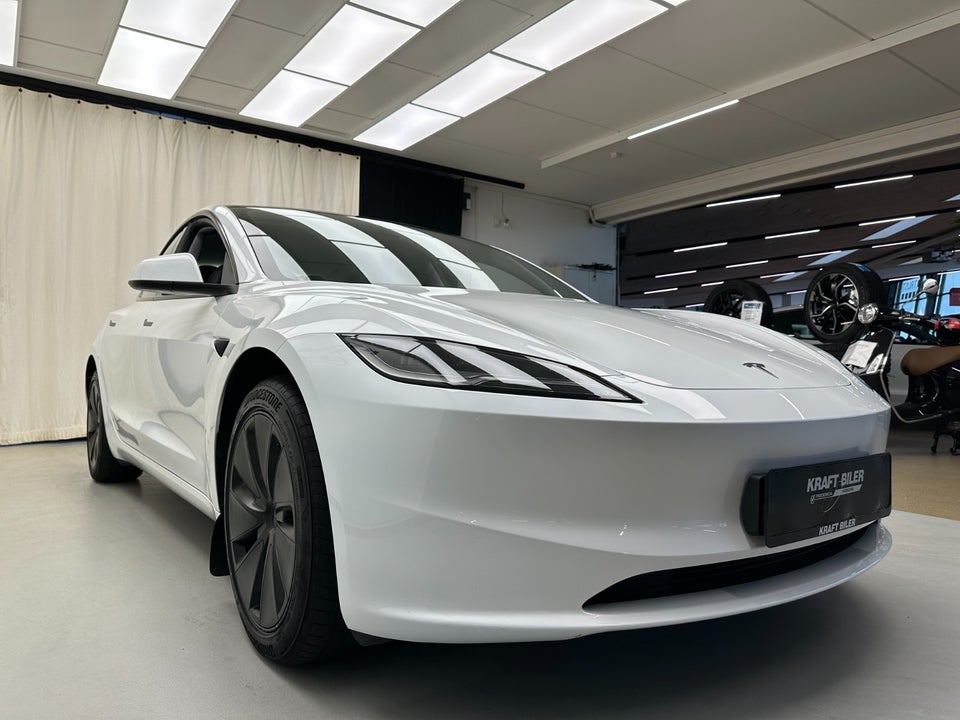 Tesla Model 3 RWD 4d