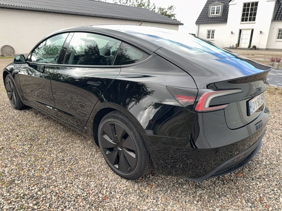 Tesla Model 3 RWD 4d
