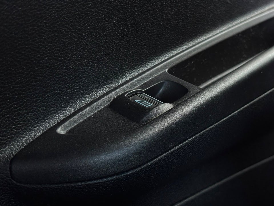 Ford B-MAX 1,0 SCTi 100 Titanium 5d