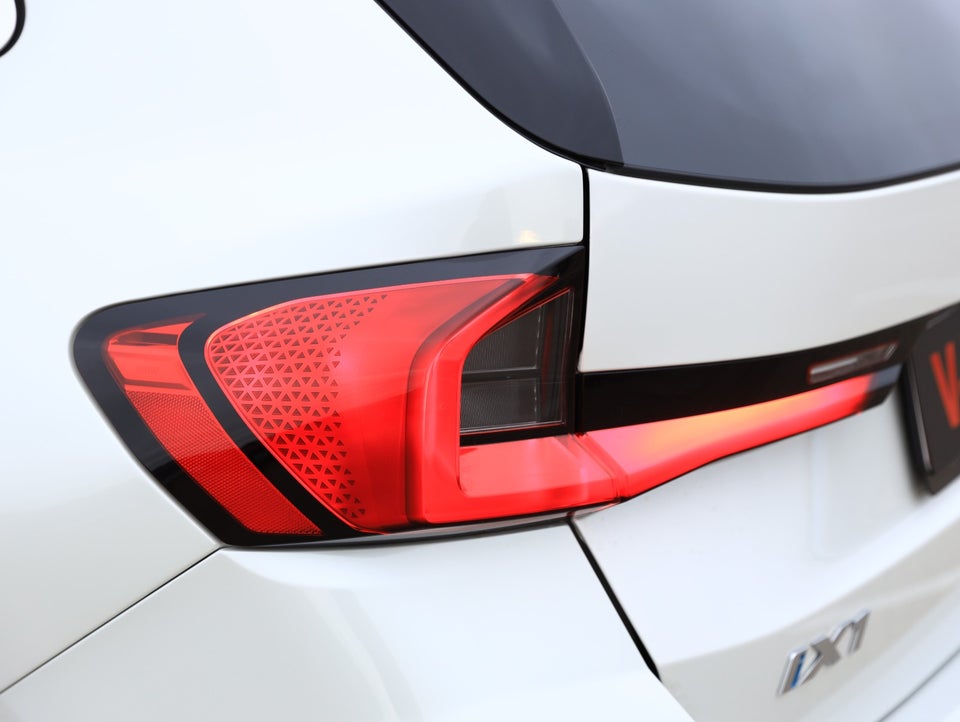 BMW iX1 xDrive30 Fully Charged M-Sport 5d