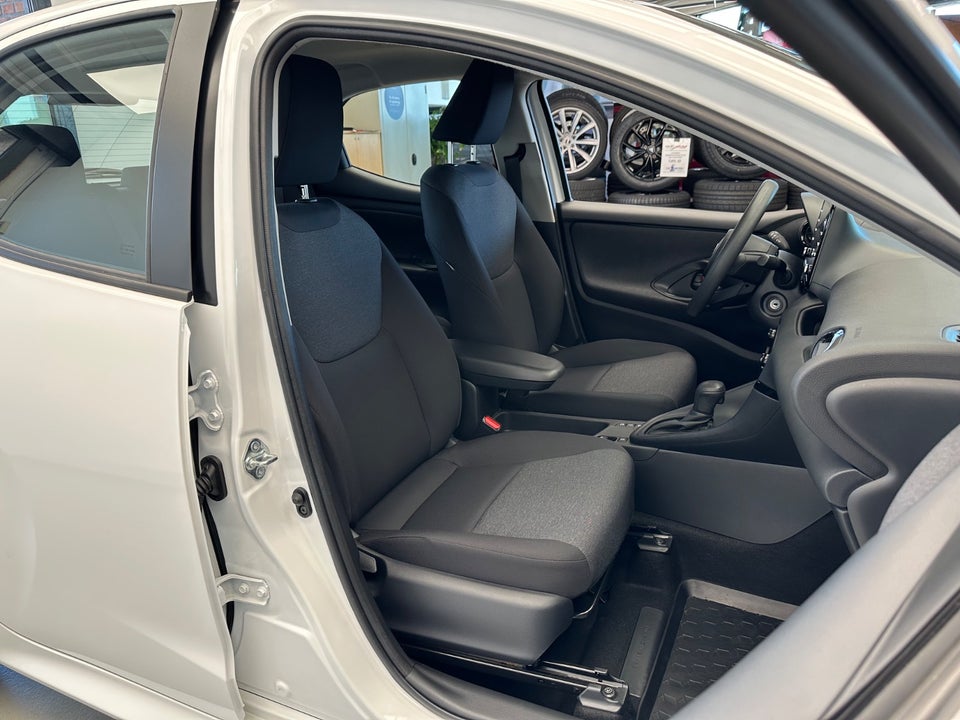 Mazda 2 1,5 Hybrid Pure CVT 5d