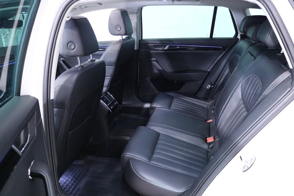 Skoda Superb 1,4 TSi iV Laurin & Klement Combi DSG 5d