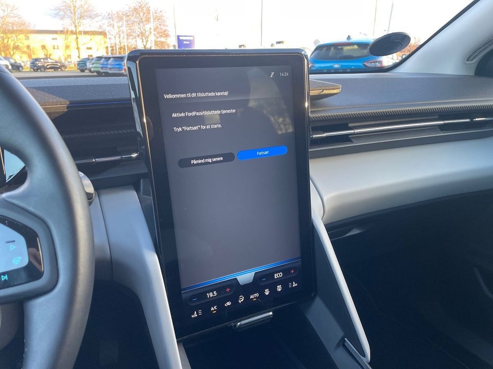 Ford Explorer 82 Premium Extended Range 5d