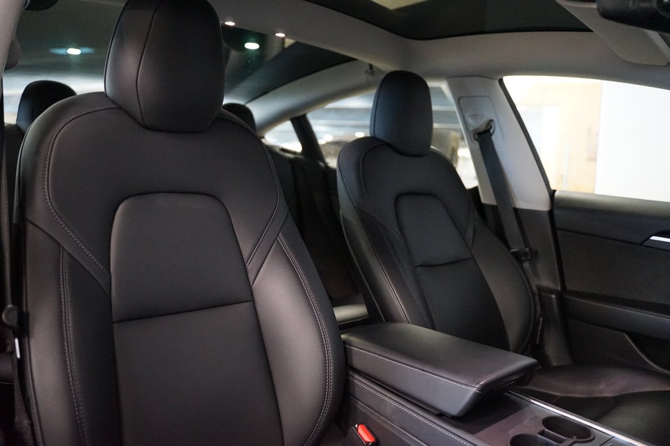 Tesla Model 3 Long Range AWD 4d