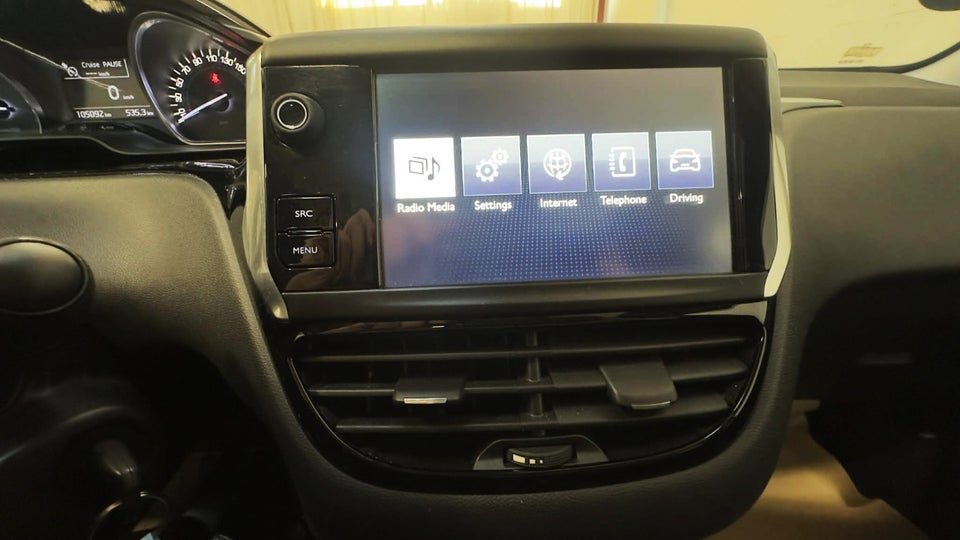 Peugeot 208 1,2 VTi Allure Sky 5d