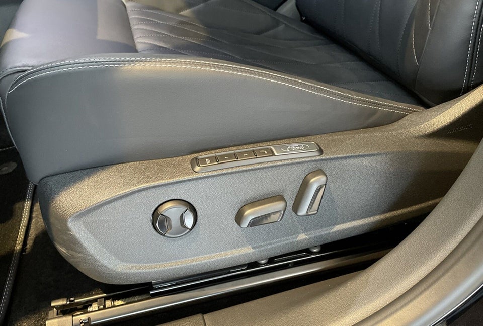 Ford Explorer 82 Premium Extended Range 5d